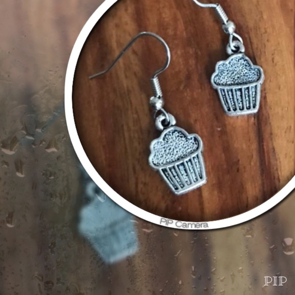 Pewter Cupcake Earrings - Picture 1 of 1